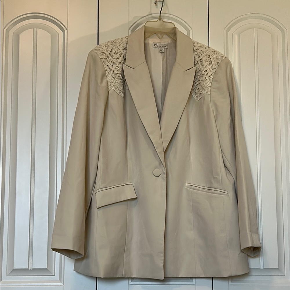 Cato Limited Edition Cream Blazer with Lace Accents 18/20
